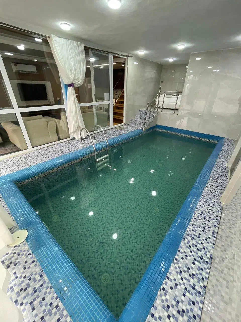 ویلا استخردار سوییسی بیلیارد استخر شالیزار|اجارهٔ کوتاهمدت ویلا و باغ|بندر انزلی, نامجو|دیوار