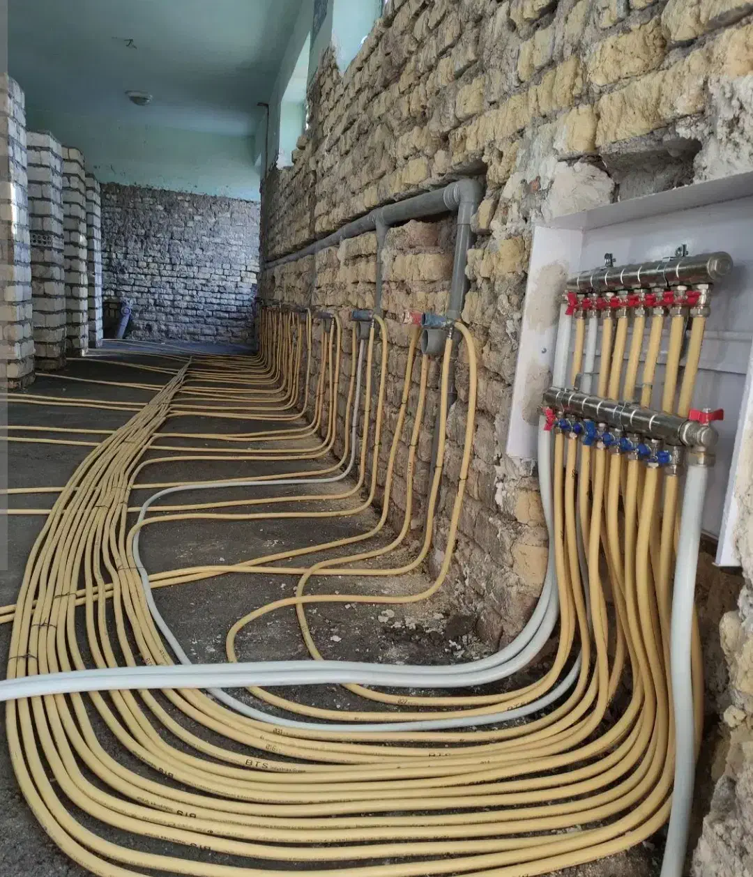 تاسیساتلولهکشی نصبرادیاتورشیرالات نصب ابگرمکن.|خدمات پیشه و مهارت|سنندج, |دیوار