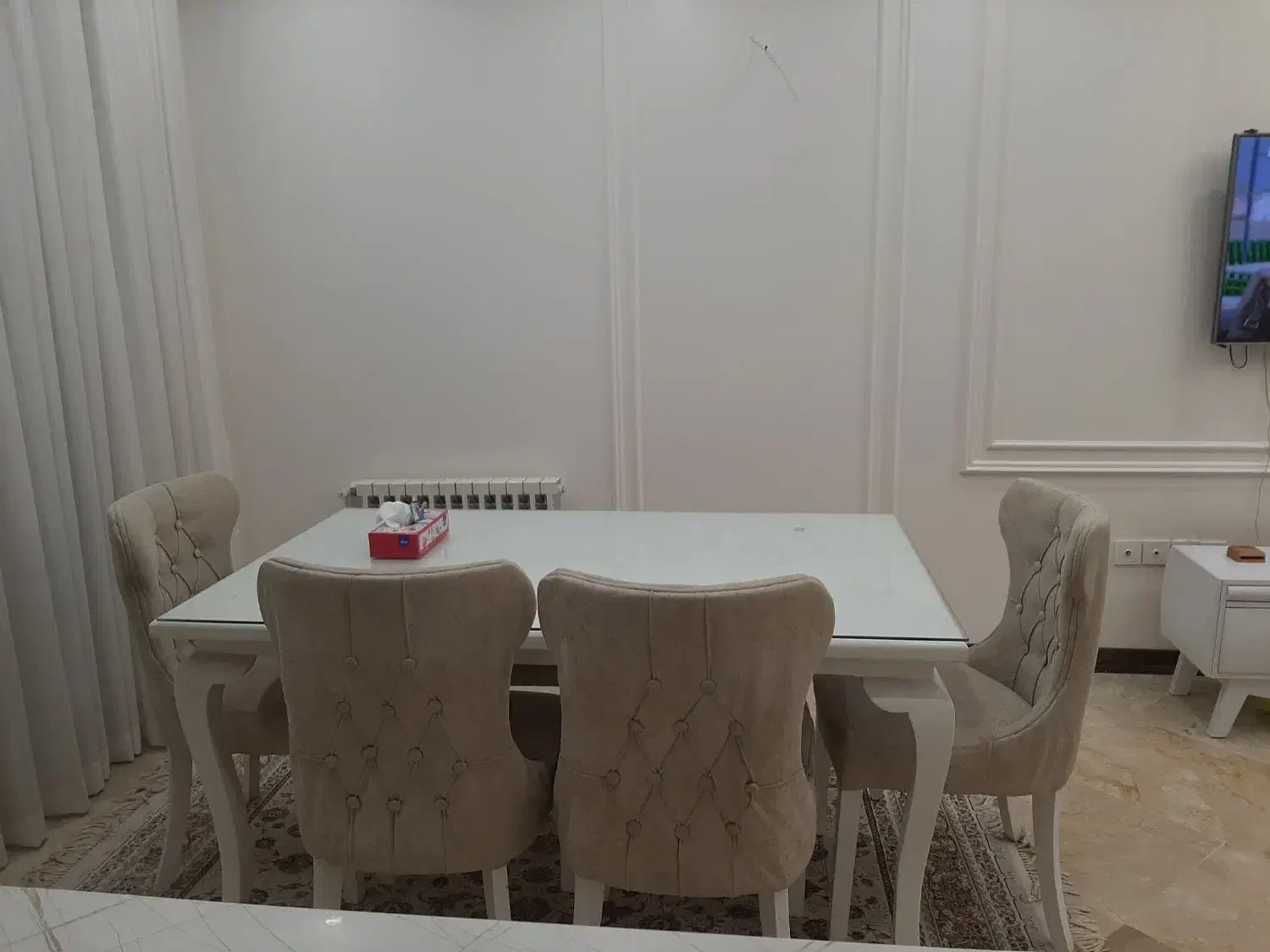 مبل هفت نفره و میز ناهارخوری شش نفره|مبلمان خانگی و میز عسلی|تهران, کرمان|دیوار