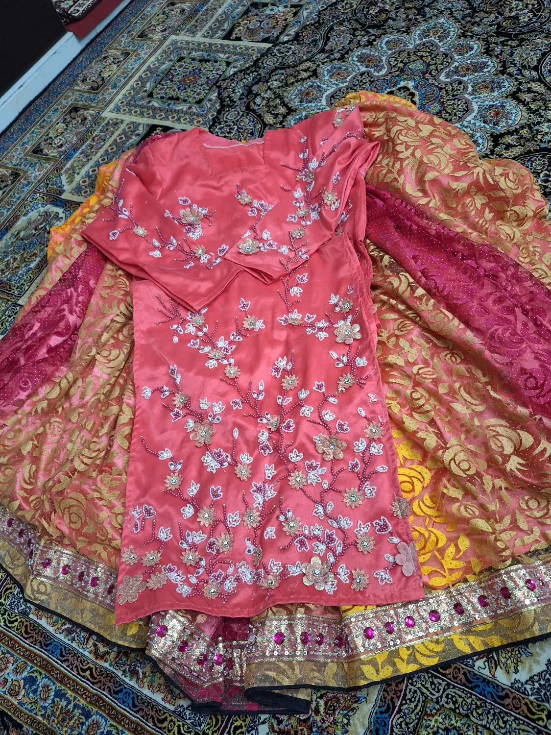 فروش لباس محلی یک دست کامل|لباس|شیراز, باغ تخت|دیوار