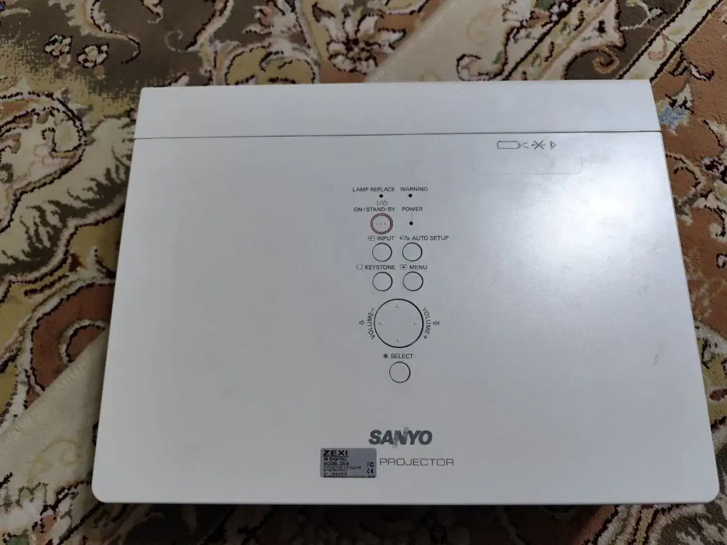 پروژکتور مدل سانیو|تلویزیون و پروژکتور|ایلام, |دیوار