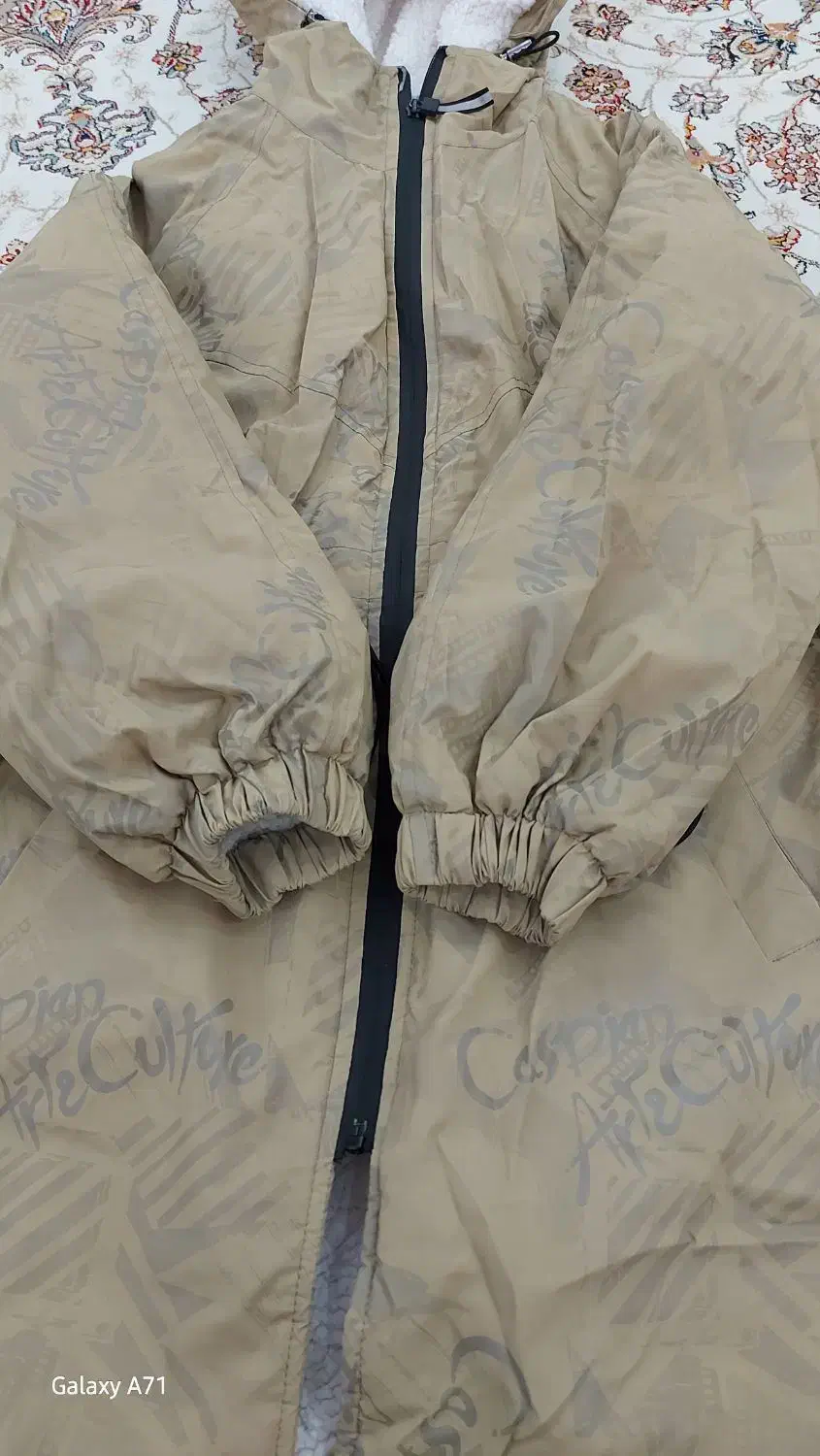 کاپشن داخل خز سالم و در حد نو|لباس|قرچک, باقرآباد|دیوار