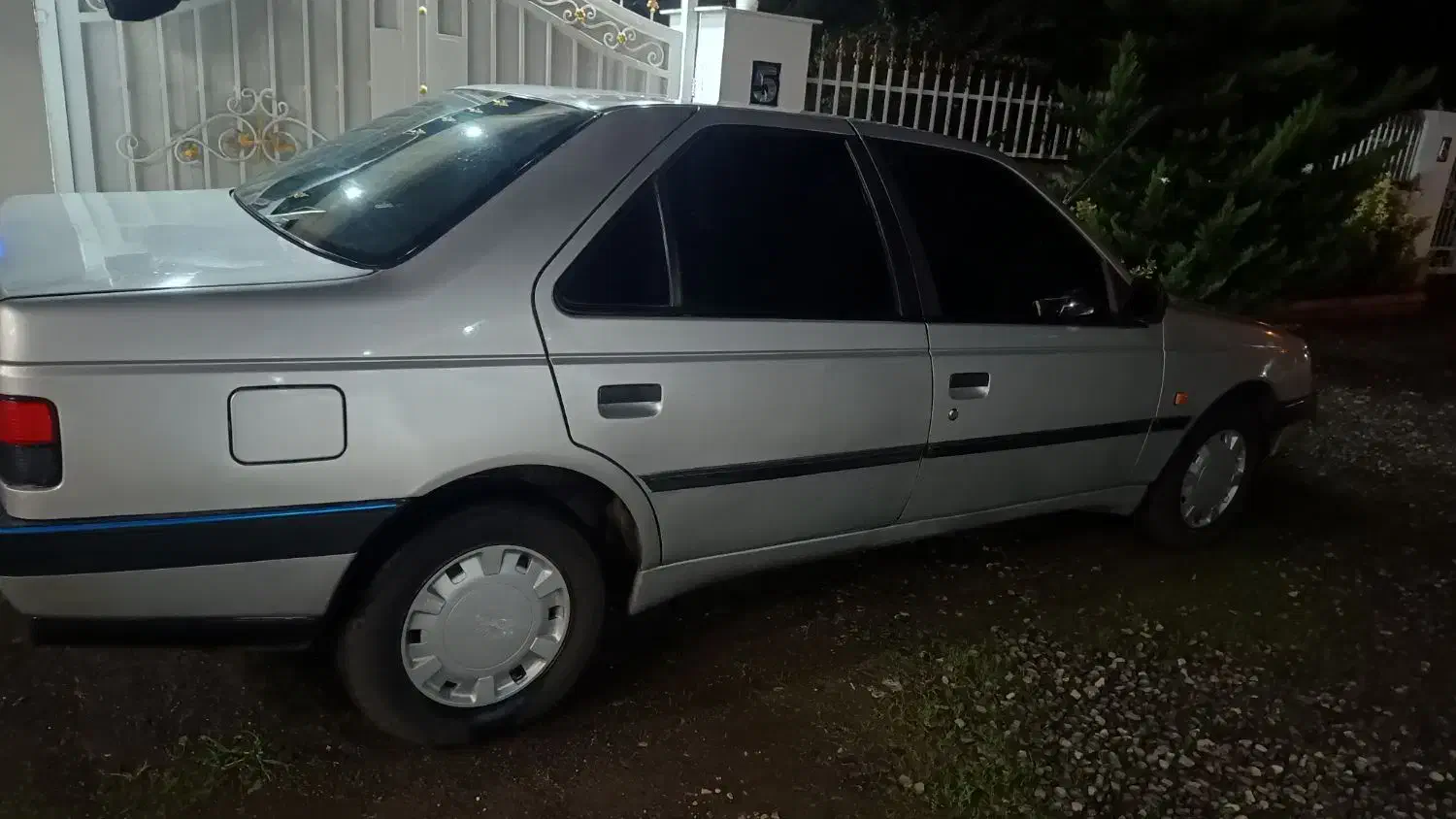 پژو داخل کرم بدون خرج استثنایی|خودرو سواری و وانت|لنگرود, |دیوار