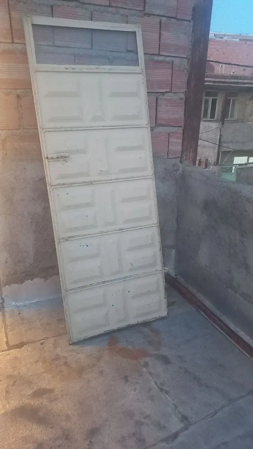 یک عدد در انباری یا راه پله بدون چارچوب|مصالح و تجهیزات ساختمان|اردبیل, |دیوار