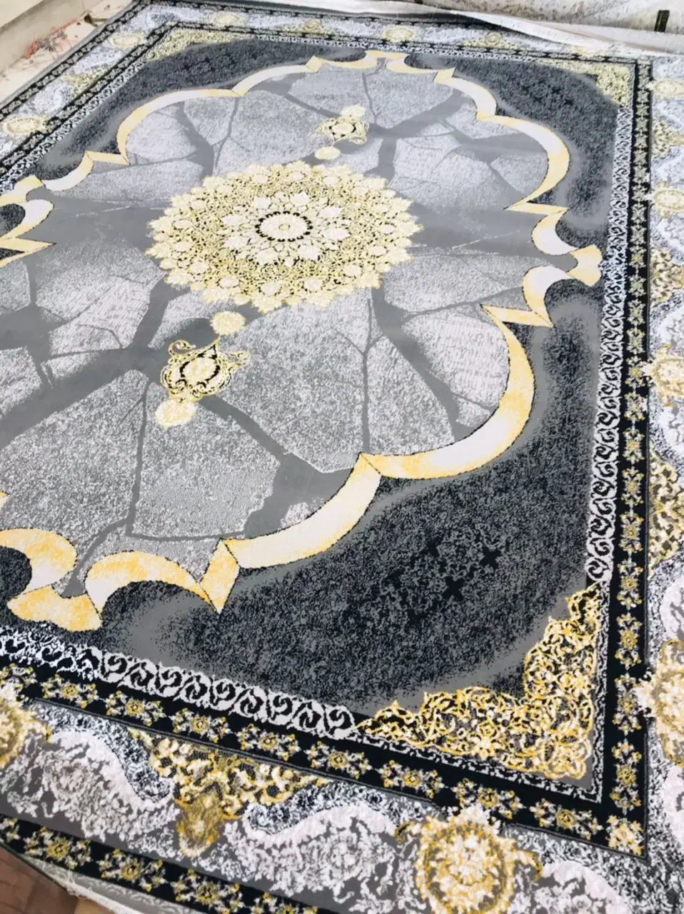 یک جفت فرش 12متری ۷۰۰شانه تراکم۲۱۰۰نونو آکبند|فرش|چناران, |دیوار