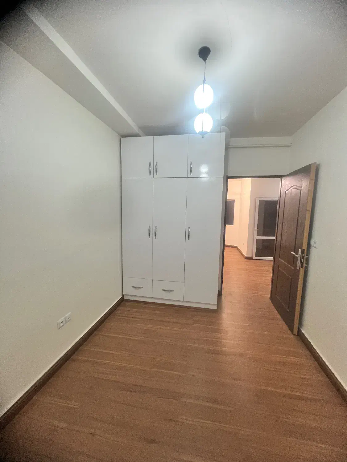 خدماتی|استخدام سرایداری و نظافت|رشت, یخسازی|دیوار