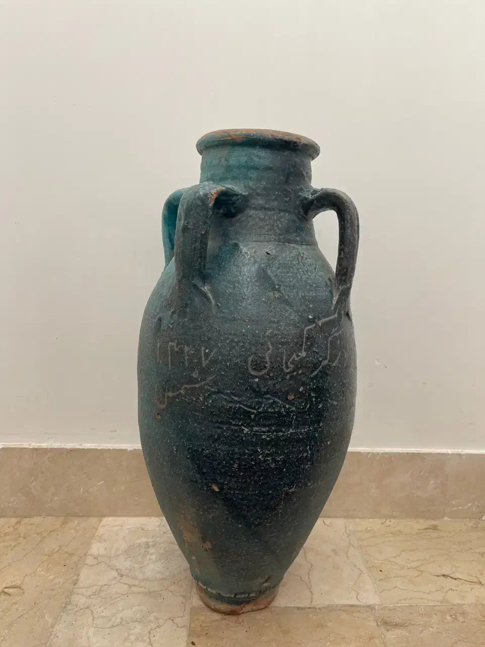 خمره کوزه قدیمی|کلکسیون اشیاء عتیقه|قم, زنبیل آباد|دیوار