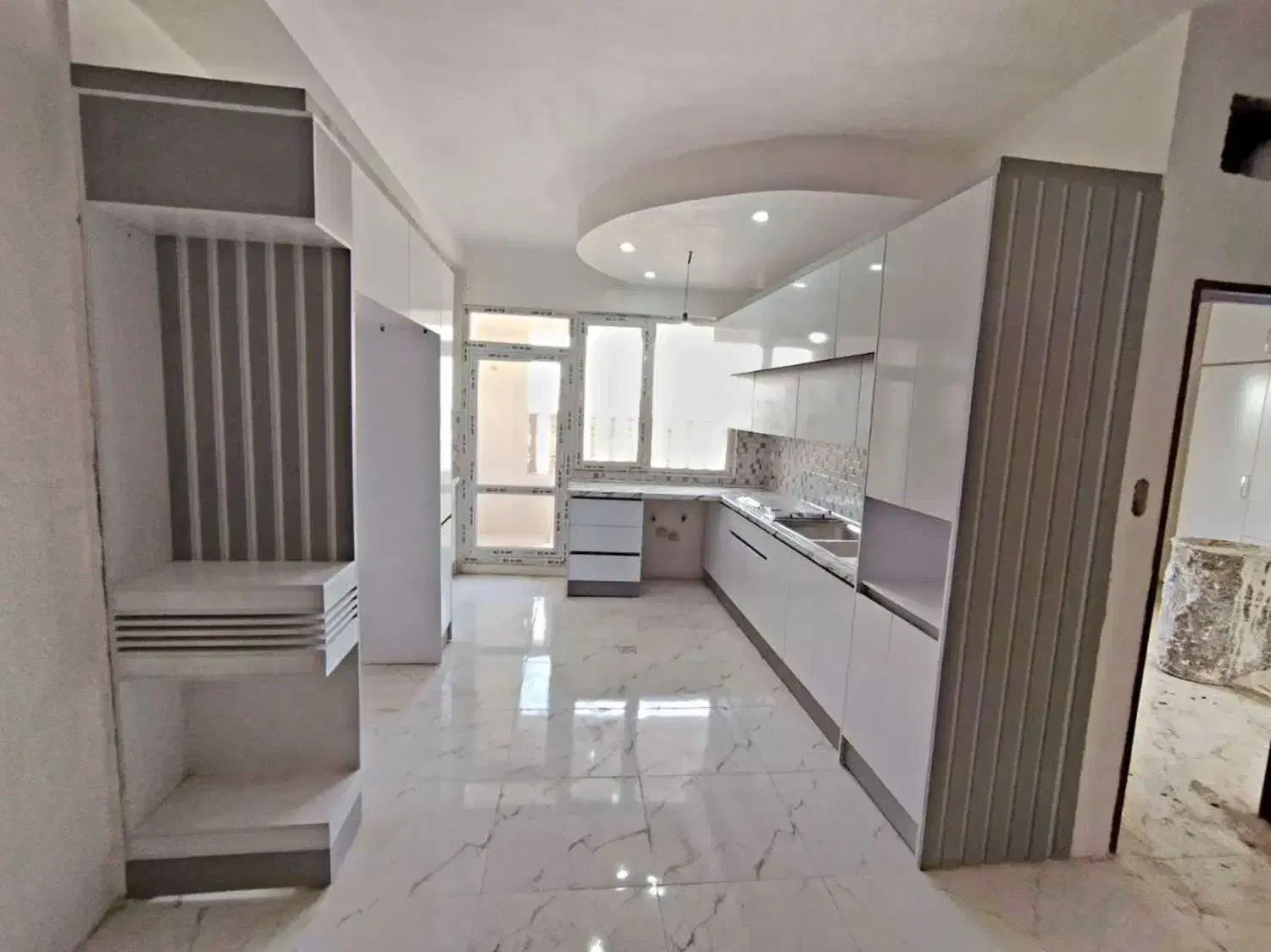 kabinetهایگلاس براق وسطح آینه ای/روشنایی فضا/کدjv7|مصالح و تجهیزات ساختمان|اصفهان, الهیه|دیوار