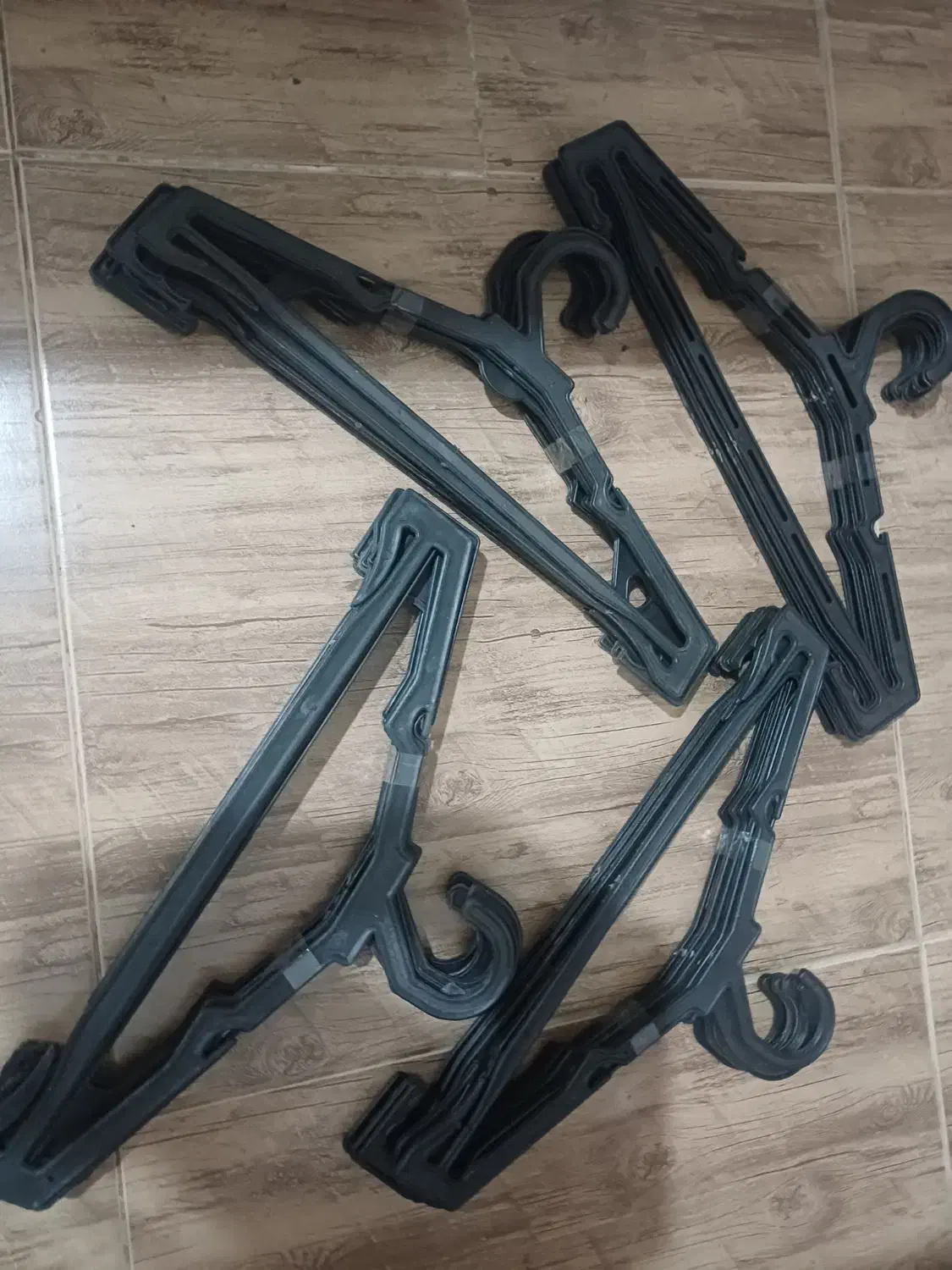 چوب لباسی|بندرخت و رخت‌آویز|نیشابور, خط کاشمر|دیوار