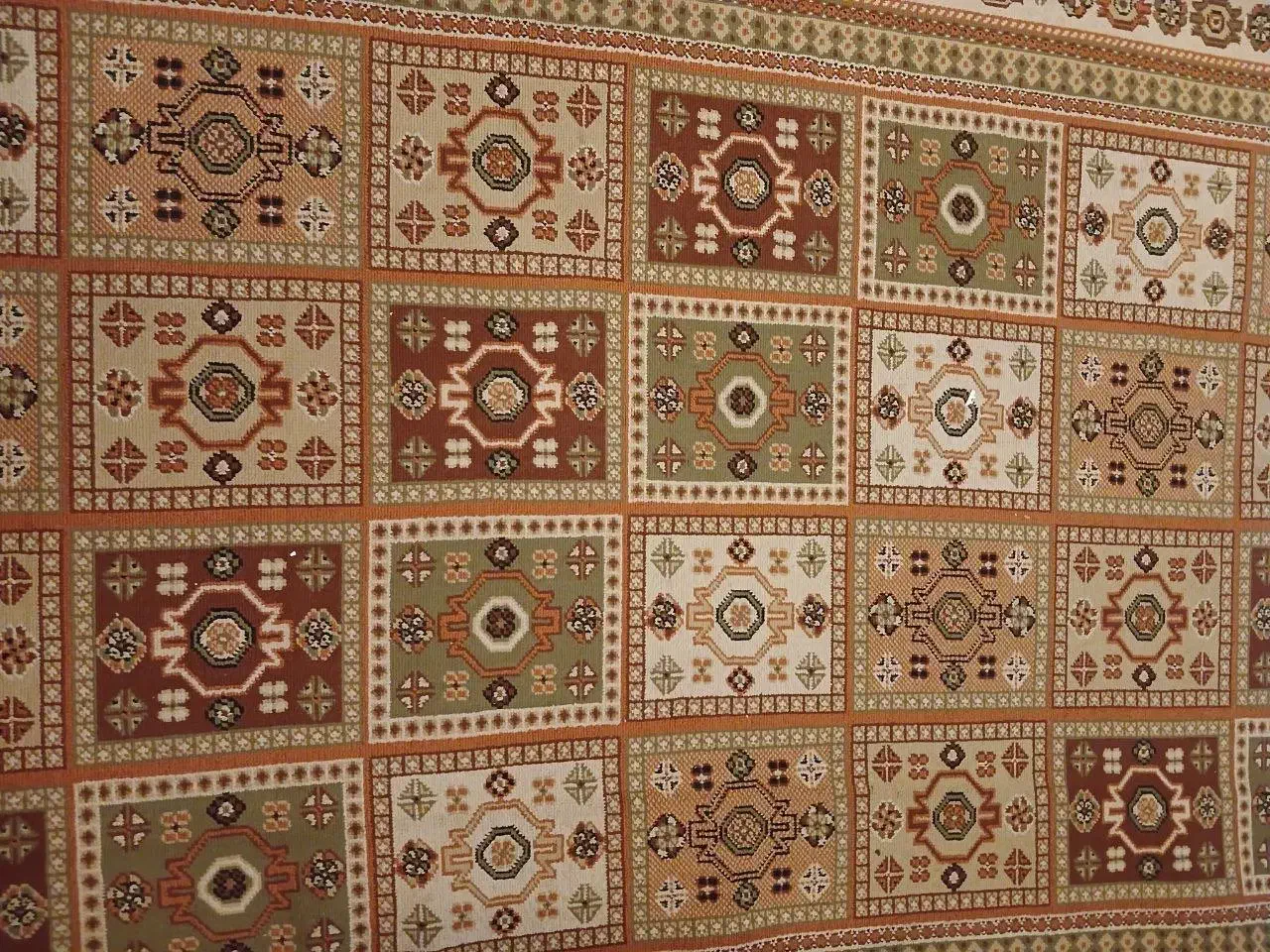 گلیم فرش با طرح مربعی خوش رنگ|گلیم، جاجیم، گبه|تهران, جمال‌زاده|دیوار