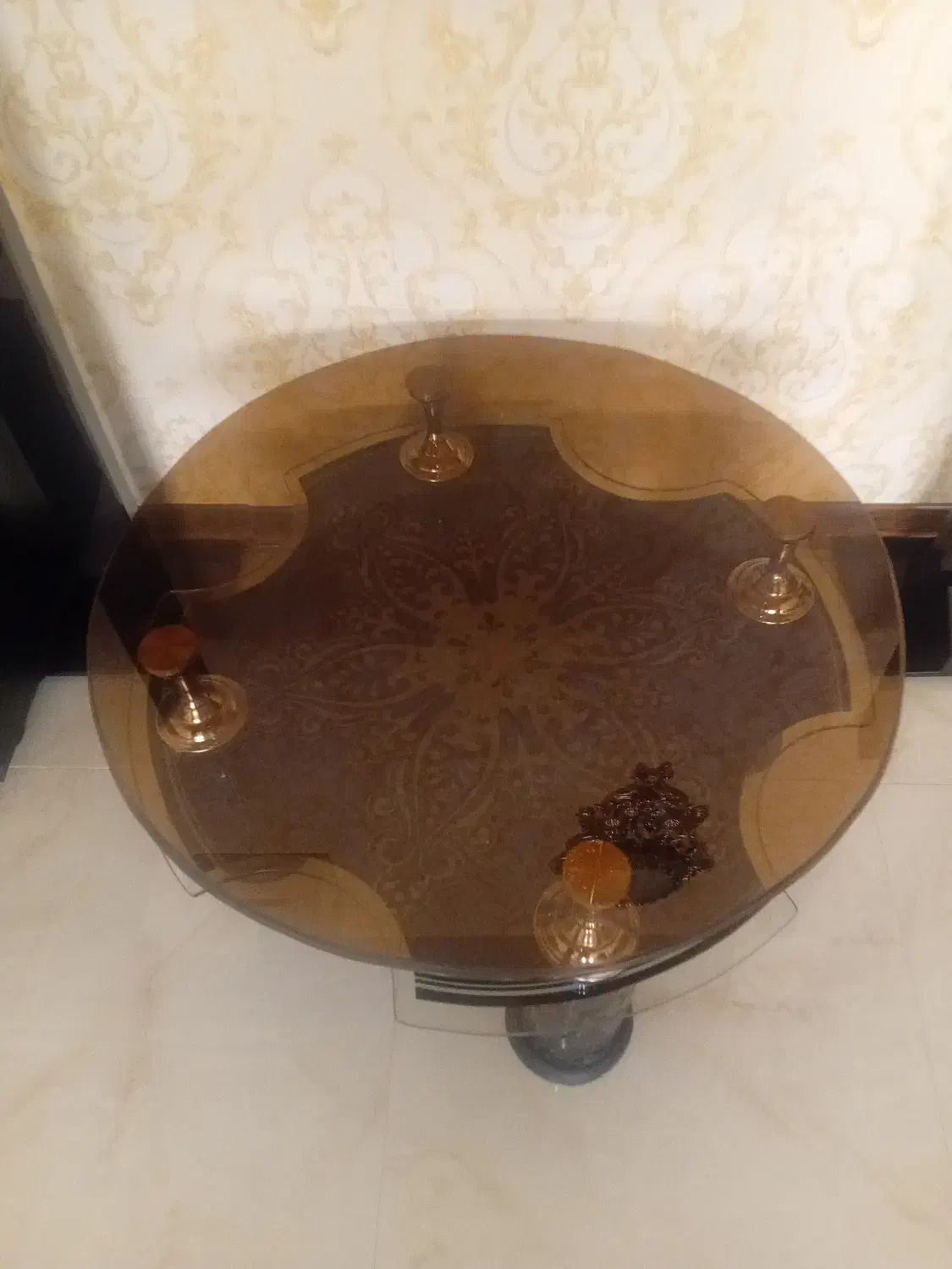 عسلی گرد|مبلمان خانگی و میز عسلی|رباط‌کریم, رباط‌کریم|دیوار