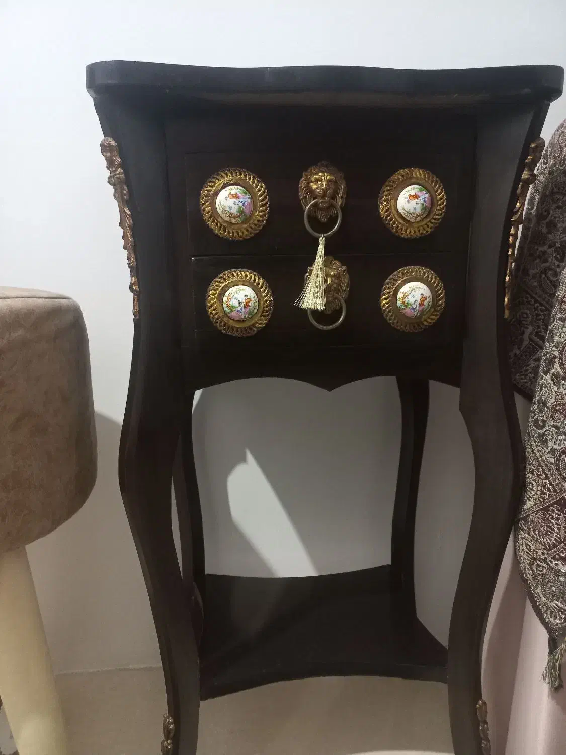 میز تلفن کاملا نو|میز تلفن|فردیس, نگارستان|دیوار