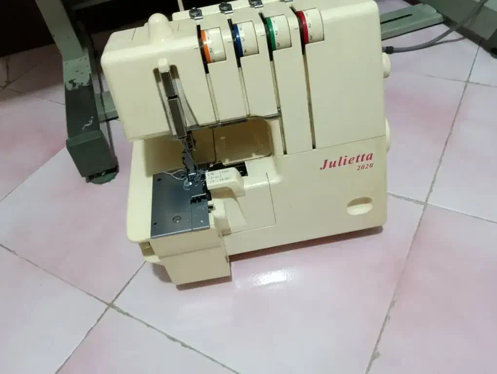 سر دوز ۴ نخ|چرخ خیاطی و ریسندگی|فردیس, فردیس|دیوار