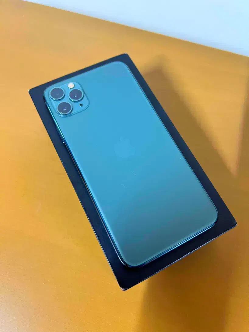 iPhone 11 Pro Max با حافظه ۲۵۶ گیگ مشابه آکبند|موبایل|تهران, شهرک نفت|دیوار