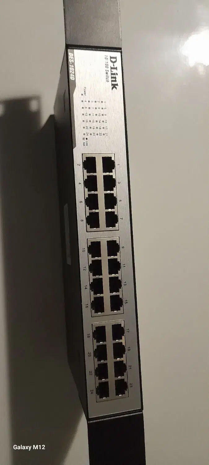 سوییچ ۲۴ پورت دی لینک|مودم و تجهیزات شبکه|تهران, شهران جنوبی|دیوار