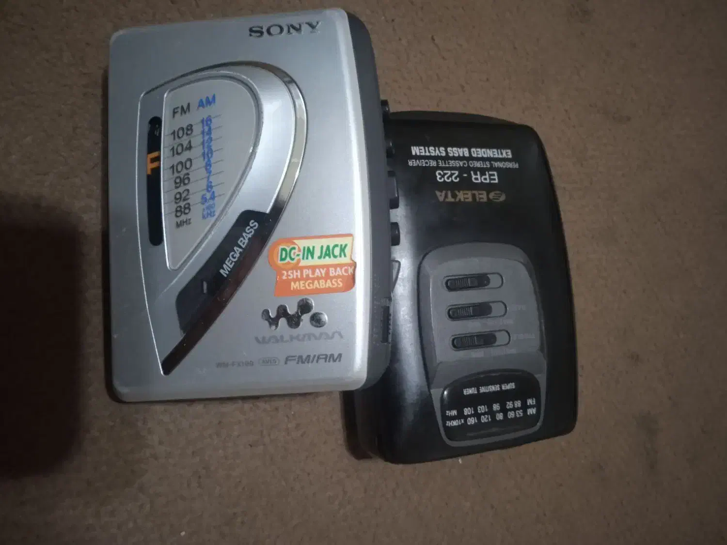 تعداد زیادی رادیو و واکمن|پخش‌کننده همراه|تهران, سهروردی|دیوار