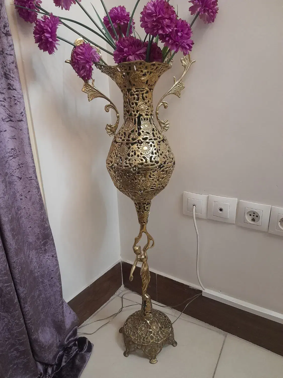 گلدان برنز اصل و قدیمی|صنایع دستی و سایر لوازم تزئینی|زنجان, |دیوار