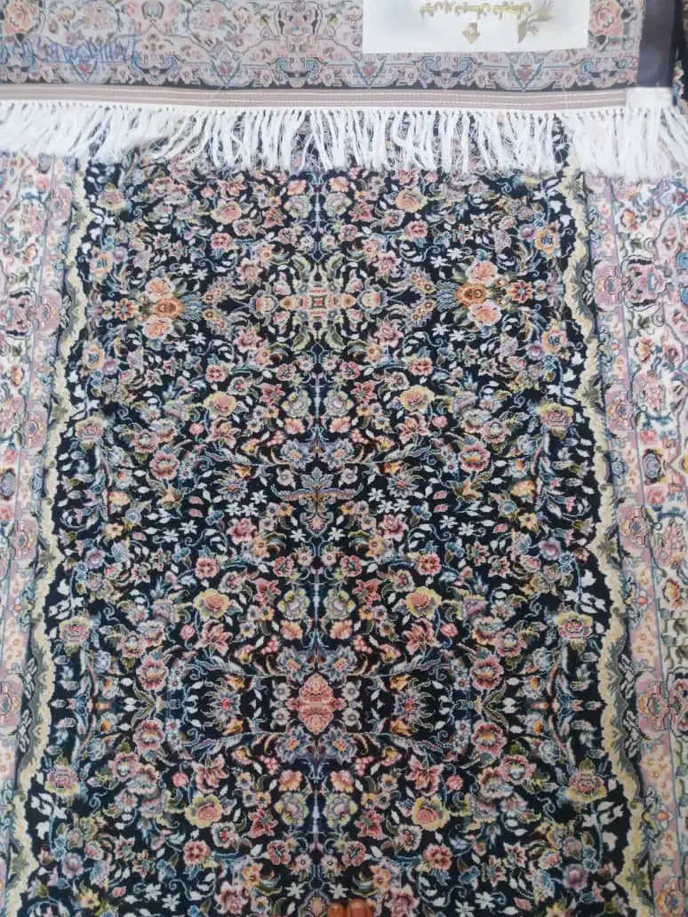 قالیچه راهرو ۱ متر در چهار متر|فرش|مسجد سلیمان, |دیوار