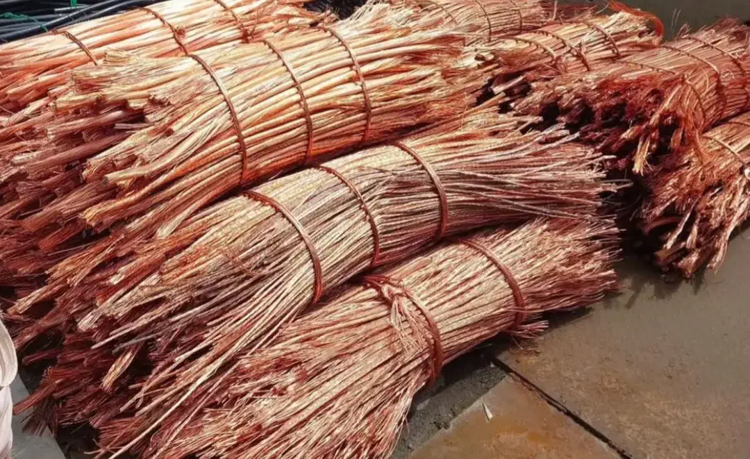 ضایعات فلزات رنگی و آهن به بالاترین قیمت|عمدهفروشی|هشتگرد, شهرک اداری|دیوار