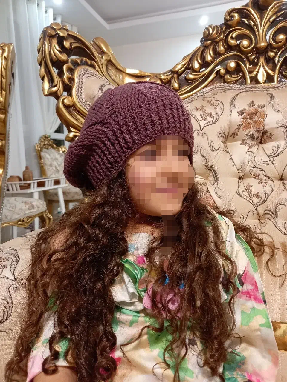 کلاه انگلیسی و اسکارف دست بافت|لباس|قدس, شهر‌قدس|دیوار