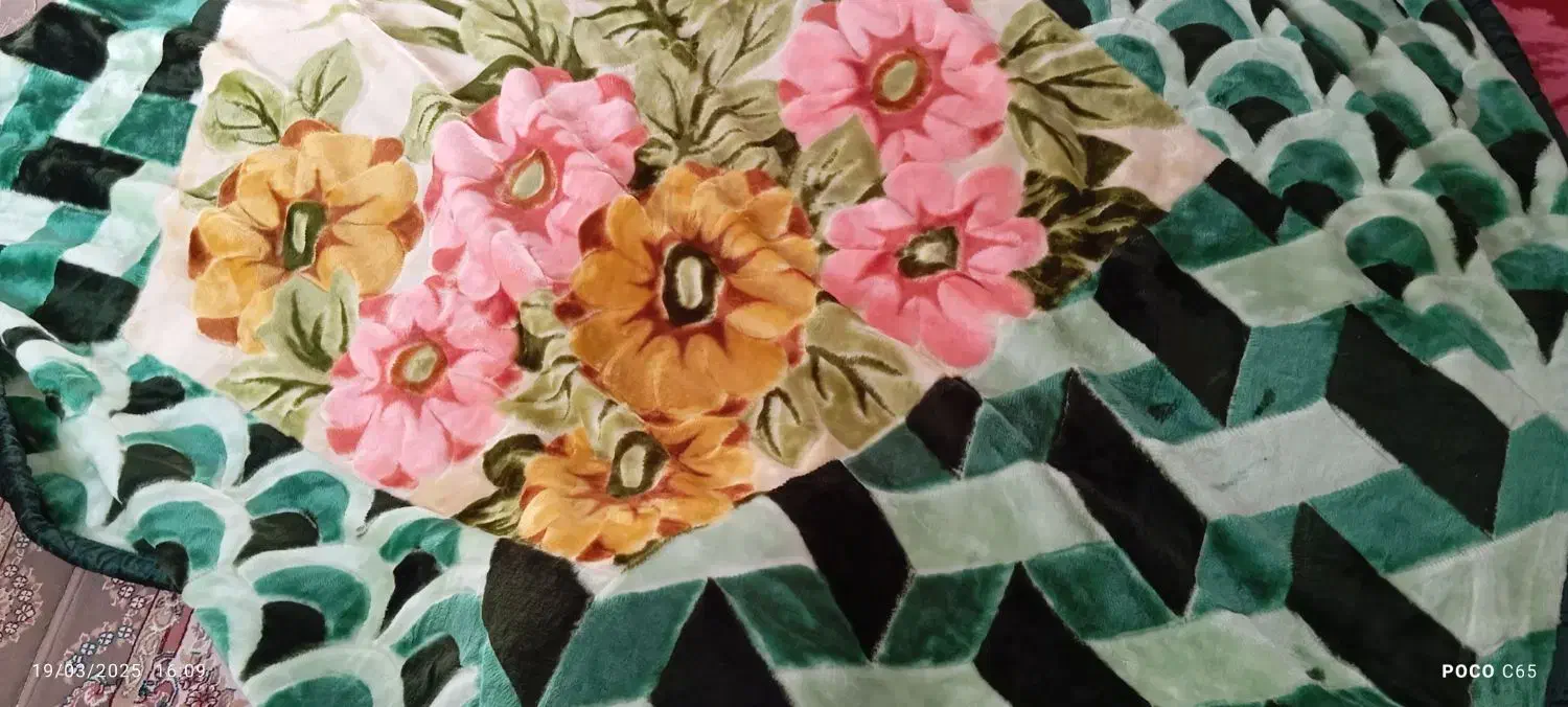 فروش فوری پتو های. خارجی دو نفره|رختخواب، بالش، پتو|همدان, |دیوار