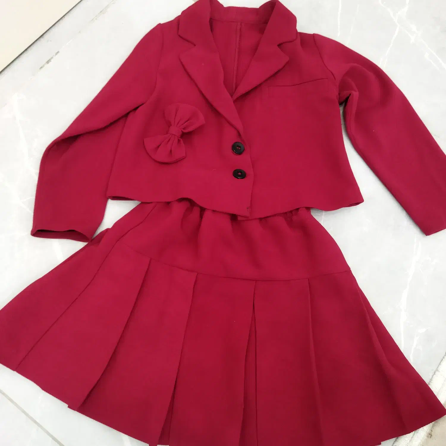 لباس شب یلدا|کفش و لباس بچه|اندیشه, اندیشه فاز ۱|دیوار