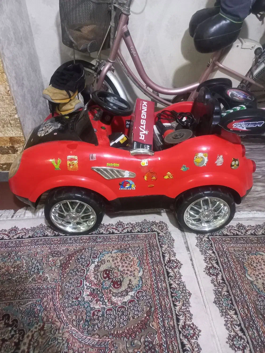 ماشین شارژی سالم به قیمت|اسباب‌بازی بچه|تهران, شهرک ولیعصر جنوبی|دیوار