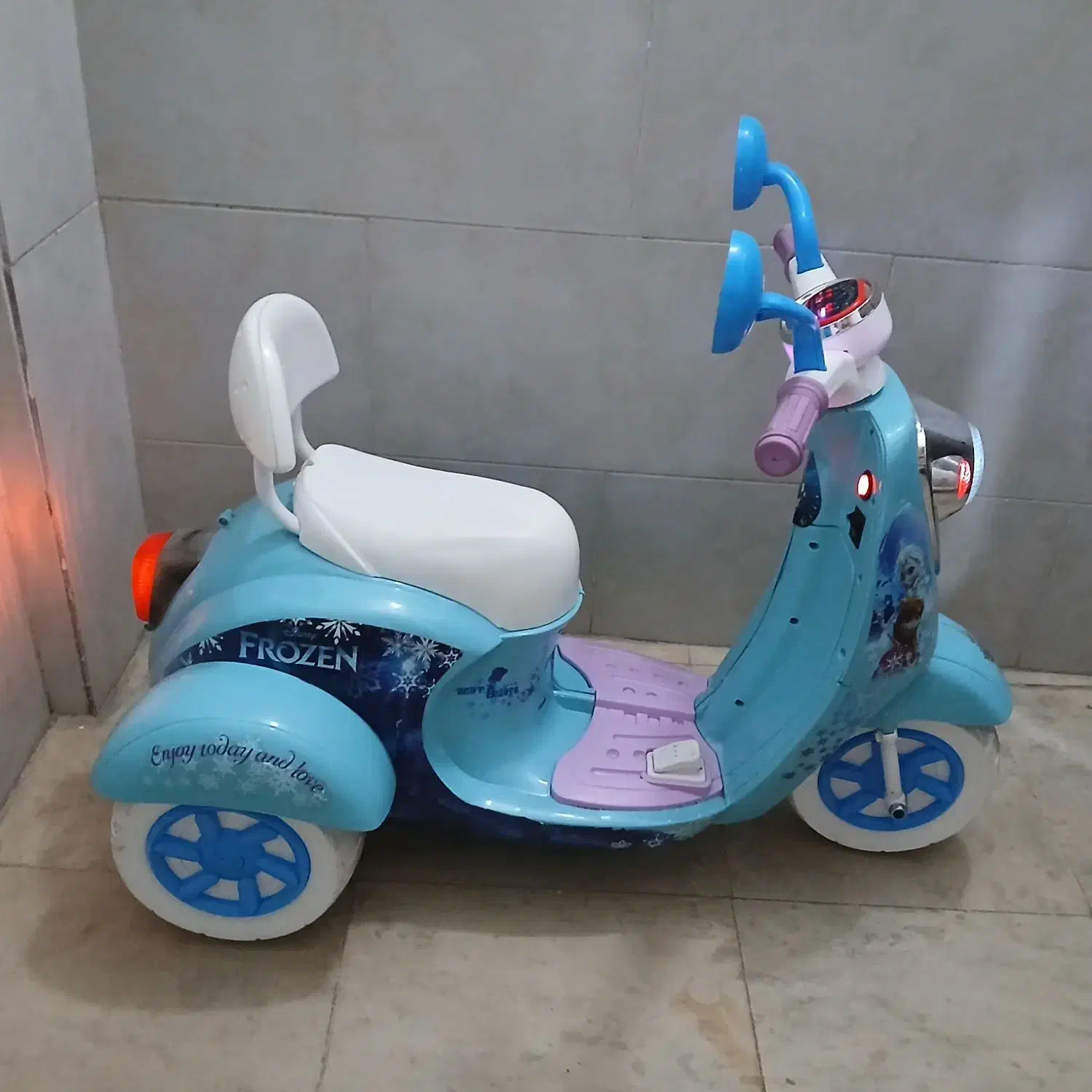 موتور طرح وسپای الیسا|اسباببازی|تهران, باغ خزانه|دیوار