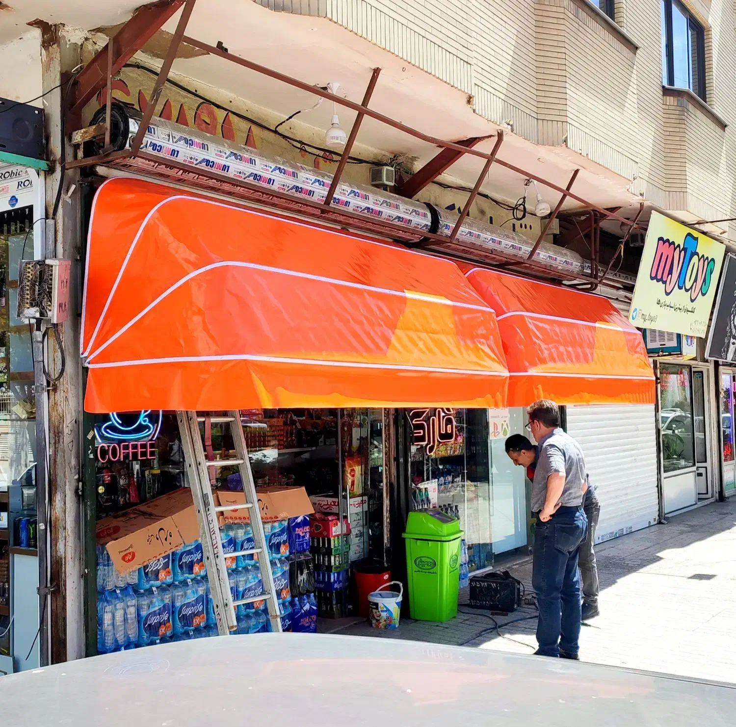 سایبان کالسکه‌ای سایه بان مغازه با قیمت مناسب|فروشگاه و مغازه|مشهد, سعد آباد|دیوار