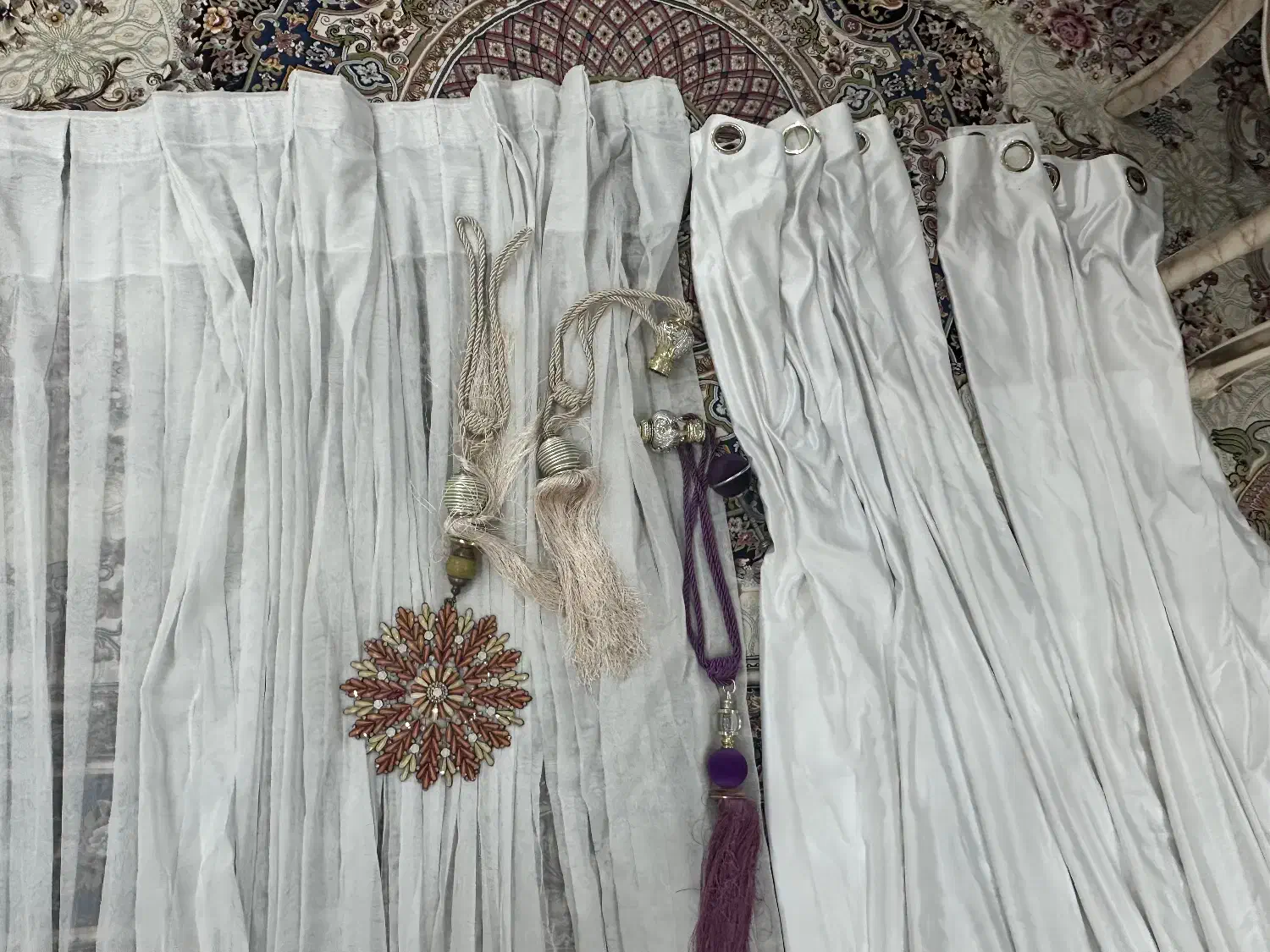 پرده پذیرایی کاملا سالم در حدنو|پرده، رانر، رومیزی|کرج, حصارک پایین|دیوار