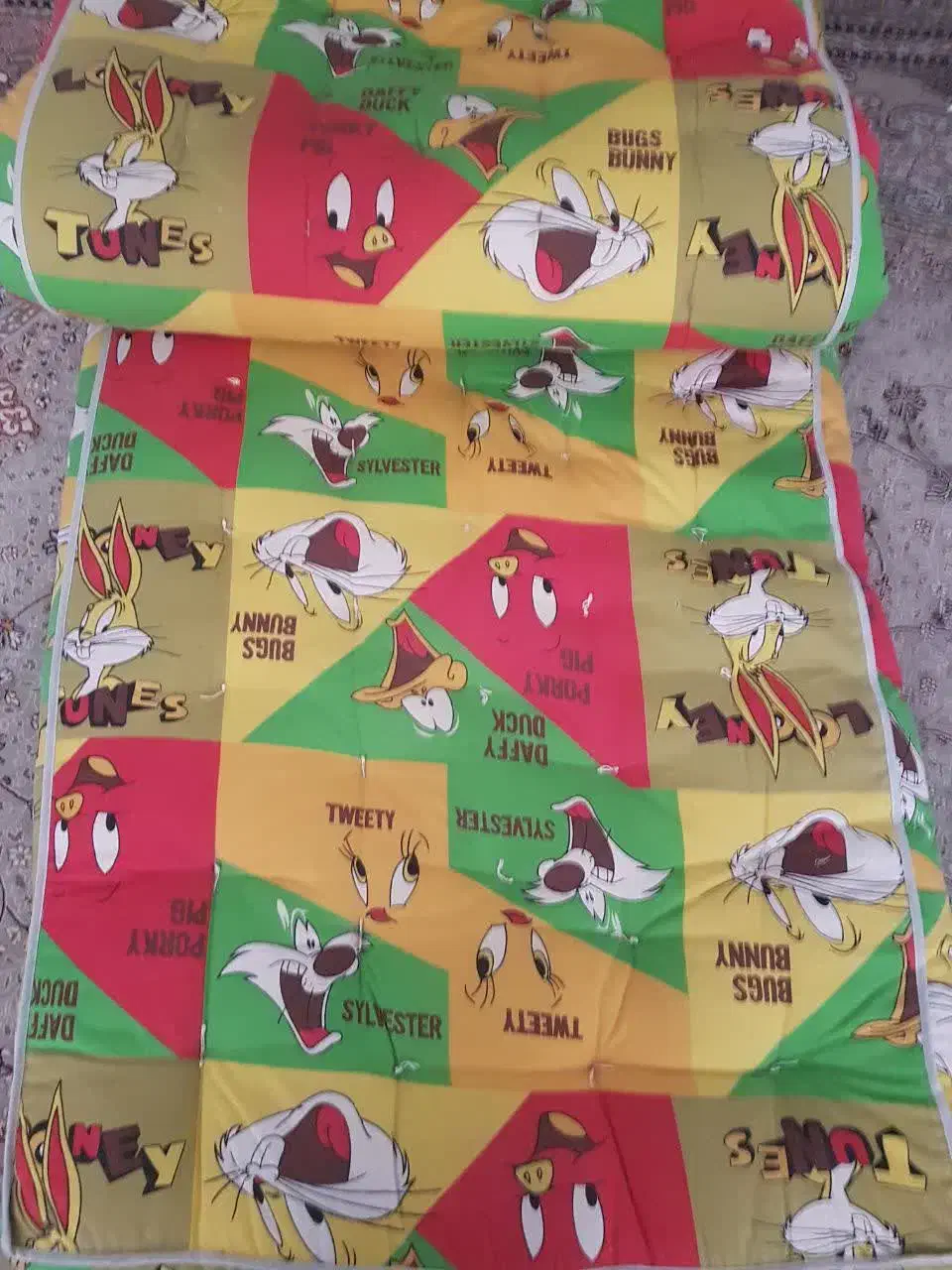 دو تشک پنبه ای|تشک تختخواب|مبارکه, |دیوار