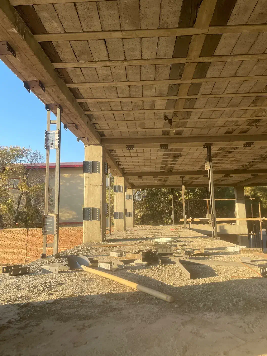 جوشکاری،نبش کشی،سایه بان،وال پست،نصب تابلو|خدمات پیشه و مهارت|بناب, |دیوار