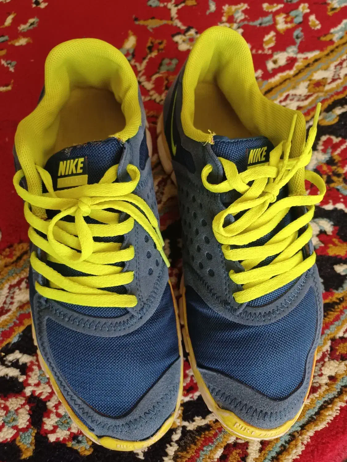 کتونی|کیف، کفش، کمربند|قیدار, |دیوار