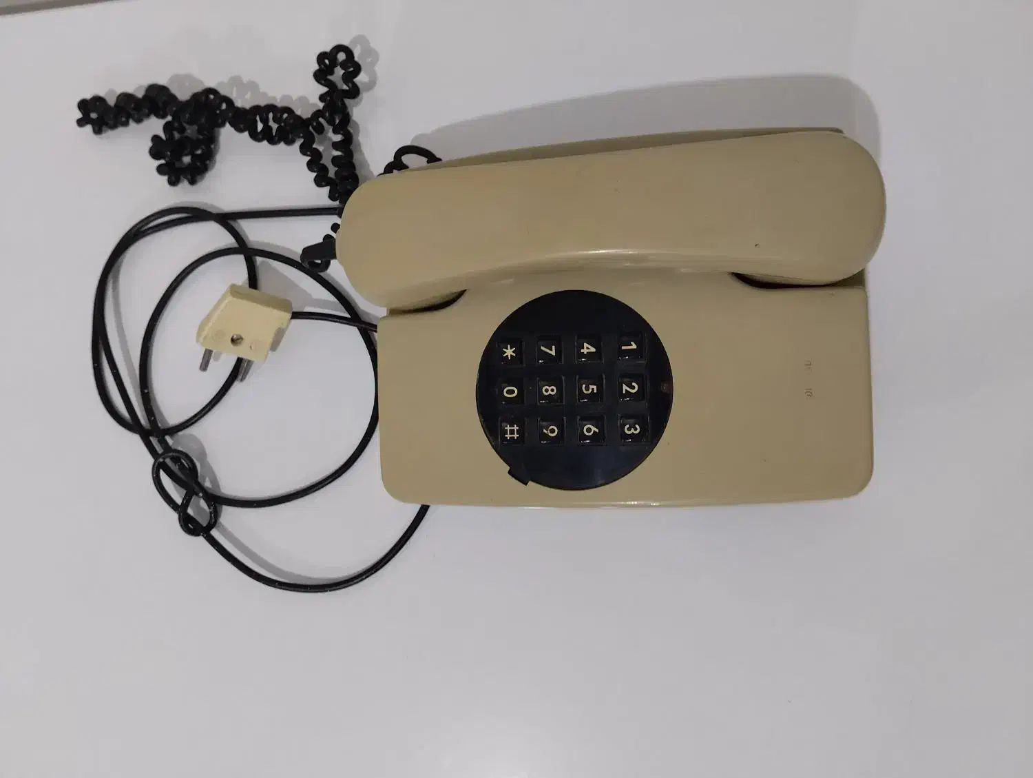 تلفن کلکسیونی قدیمی|تلفن رومیزی|شهرکرد, |دیوار
