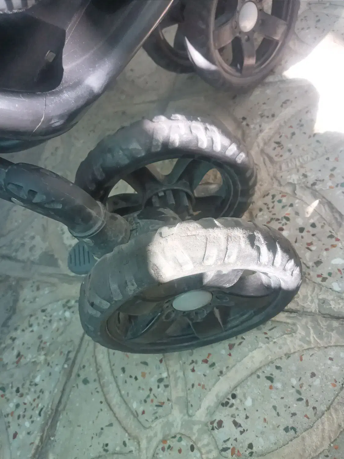 کالسکه|کالسکه و لوازم جانبی|اصفهان, باتون|دیوار