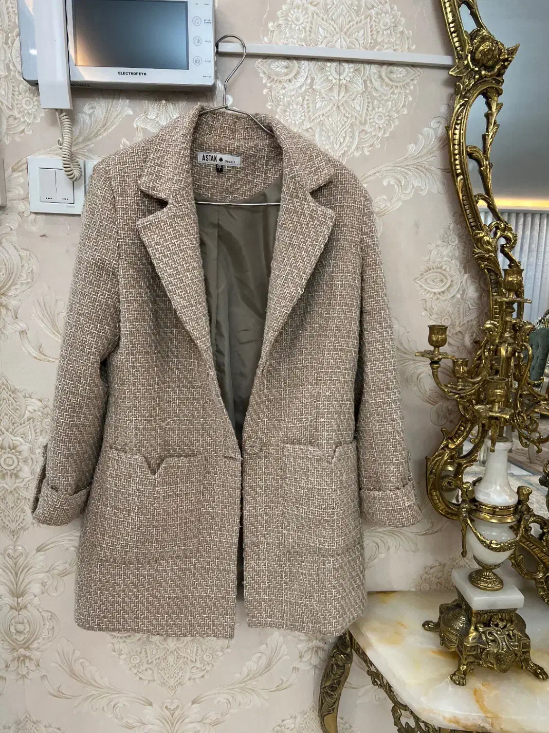 پالتو شنل در حد نو سایز ۴۲ وبارونی و کت بوفالو|لباس|تهران, امیریه|دیوار