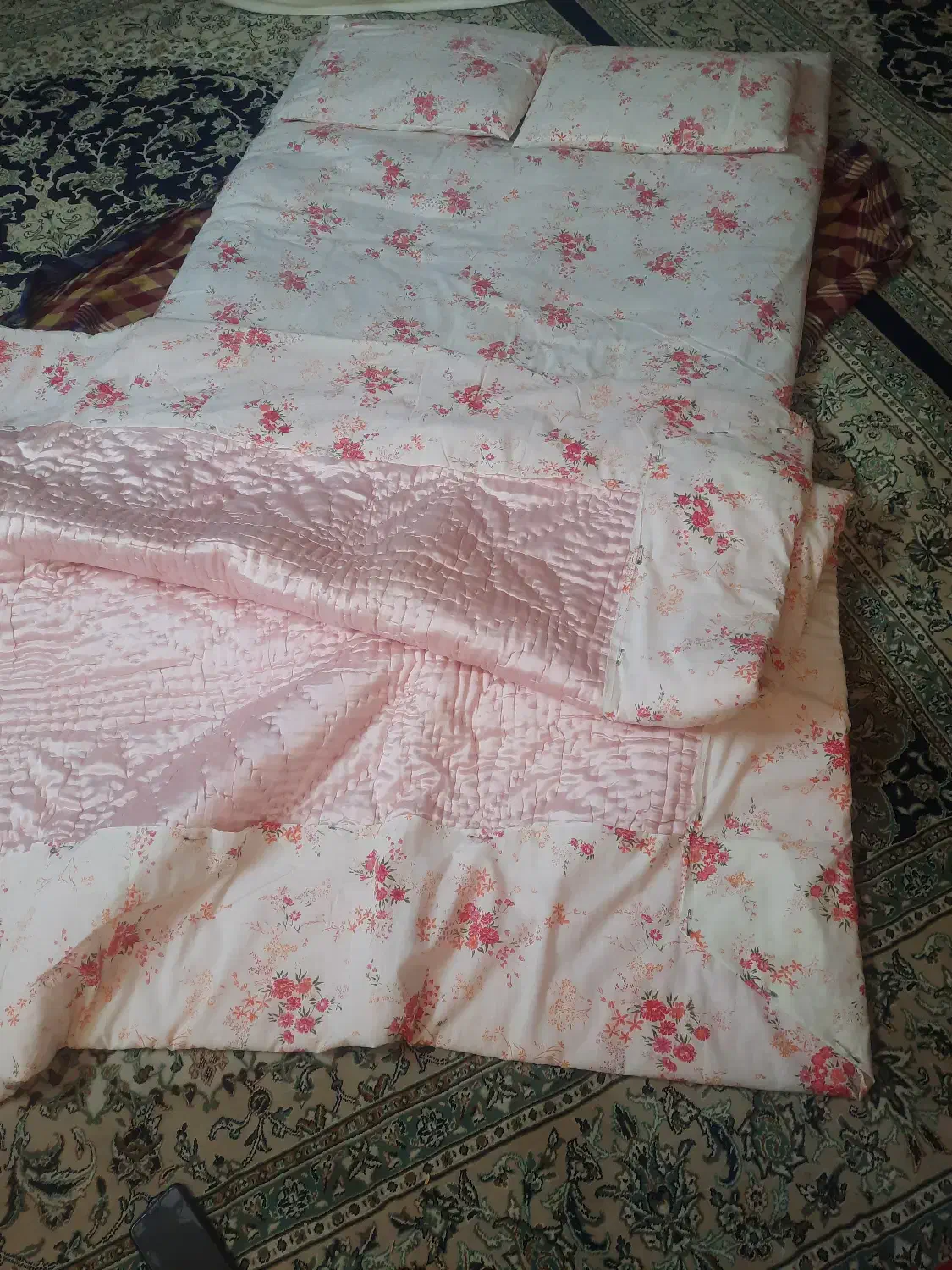 لحاف و تشک ساتن 2 نفره کاملا نو|رختخواب، بالش، پتو|شیراز, کاراندیش|دیوار