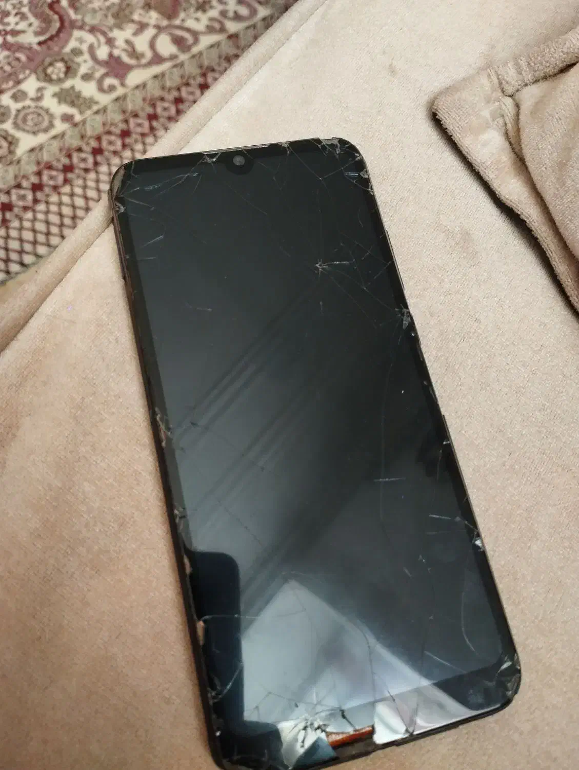 Y6s هاوایی خرکار|موبایل|تربت جام, شهید مدرس|دیوار