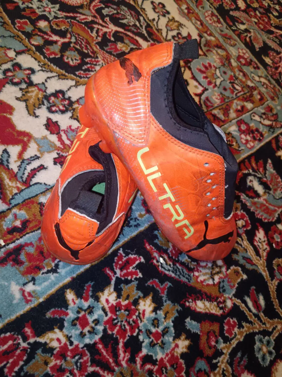 کفش فوتبال|کیف، کفش، کمربند|یاسوج, |دیوار