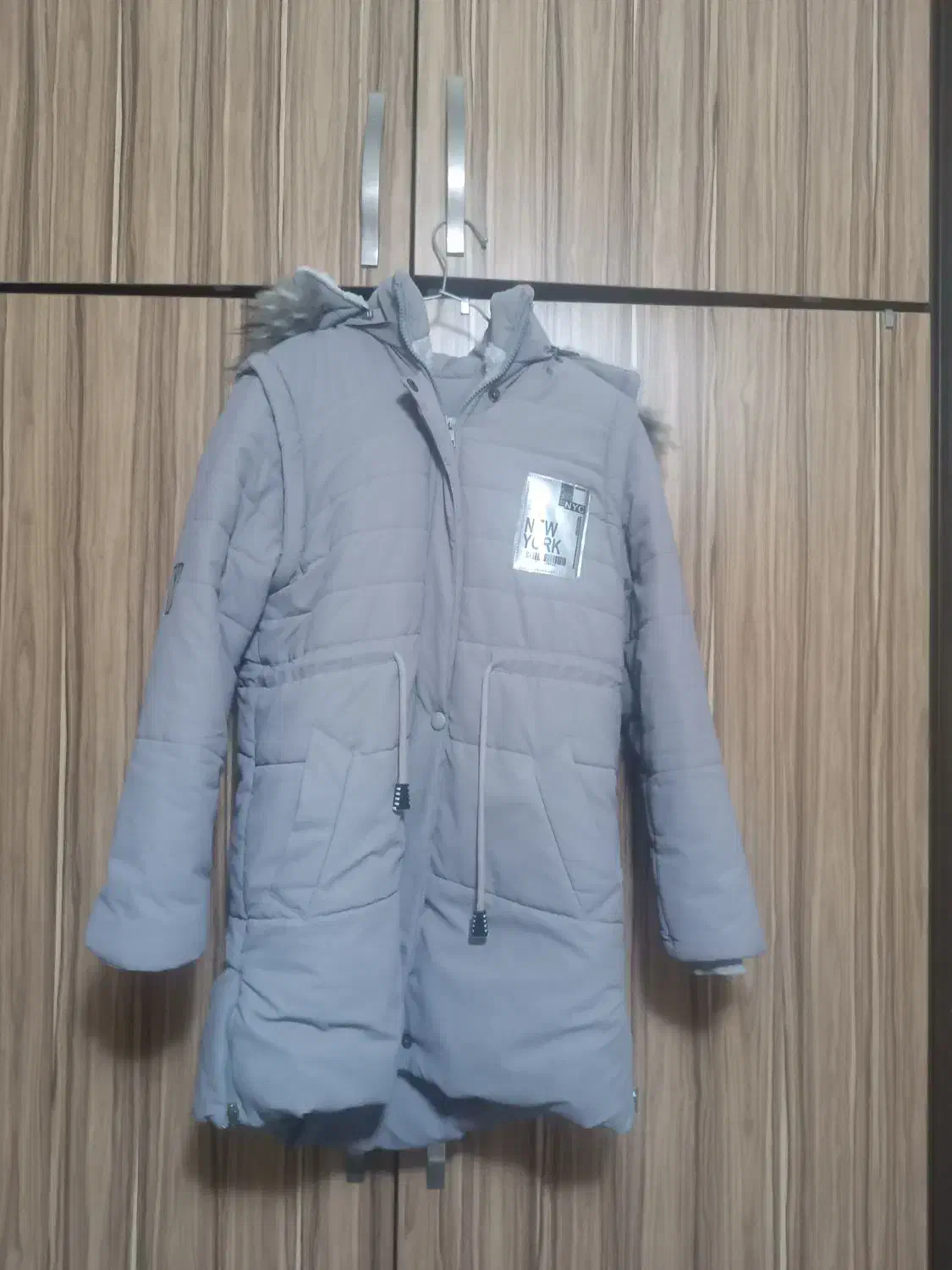 کاپشن|لباس|شیراز, فرگاز|دیوار