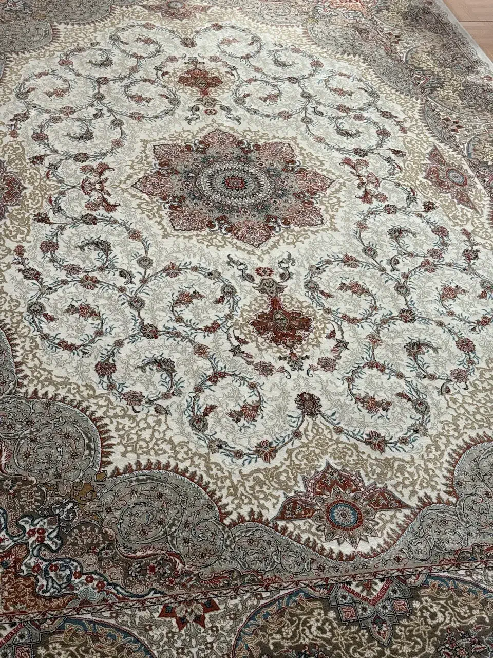 فرش ۹ متری و ۶ متری در حد نو|فرش|آمل, |دیوار