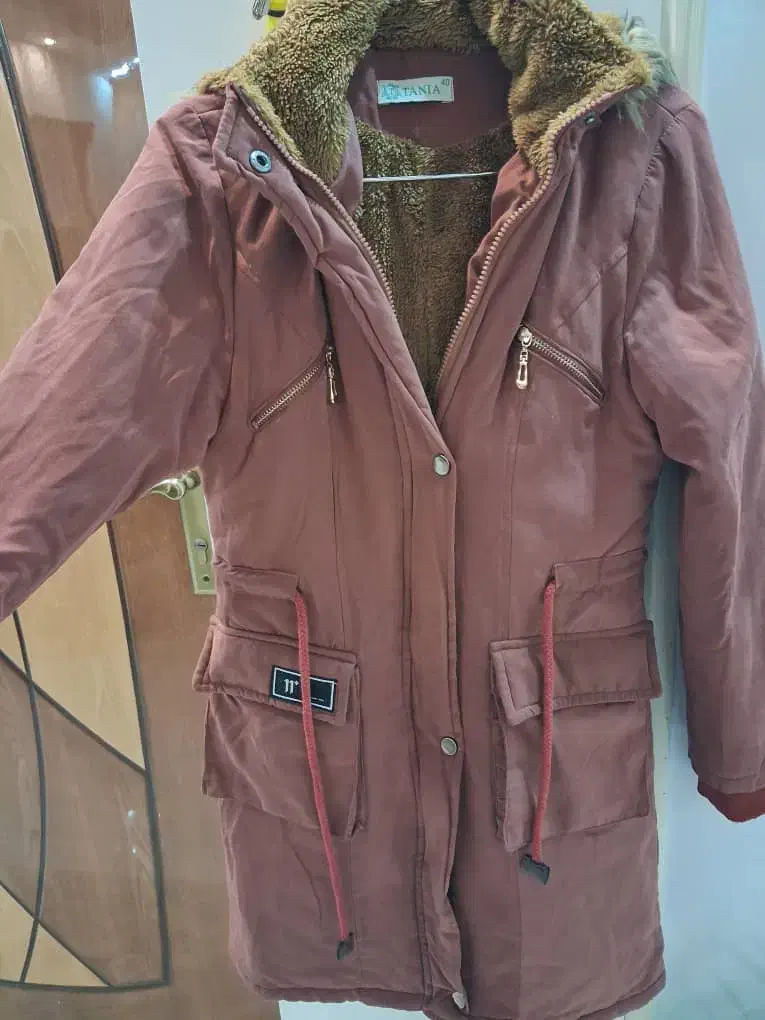 پالتو|لباس|مبارکه, |دیوار