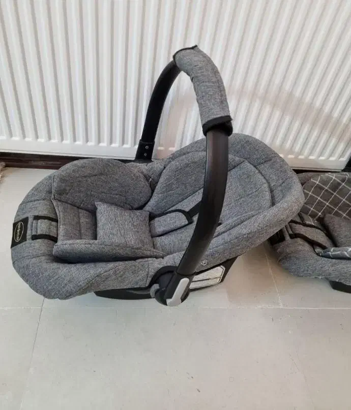 گهواره و کریر|تخت و صندلی بچه|یزد, |دیوار