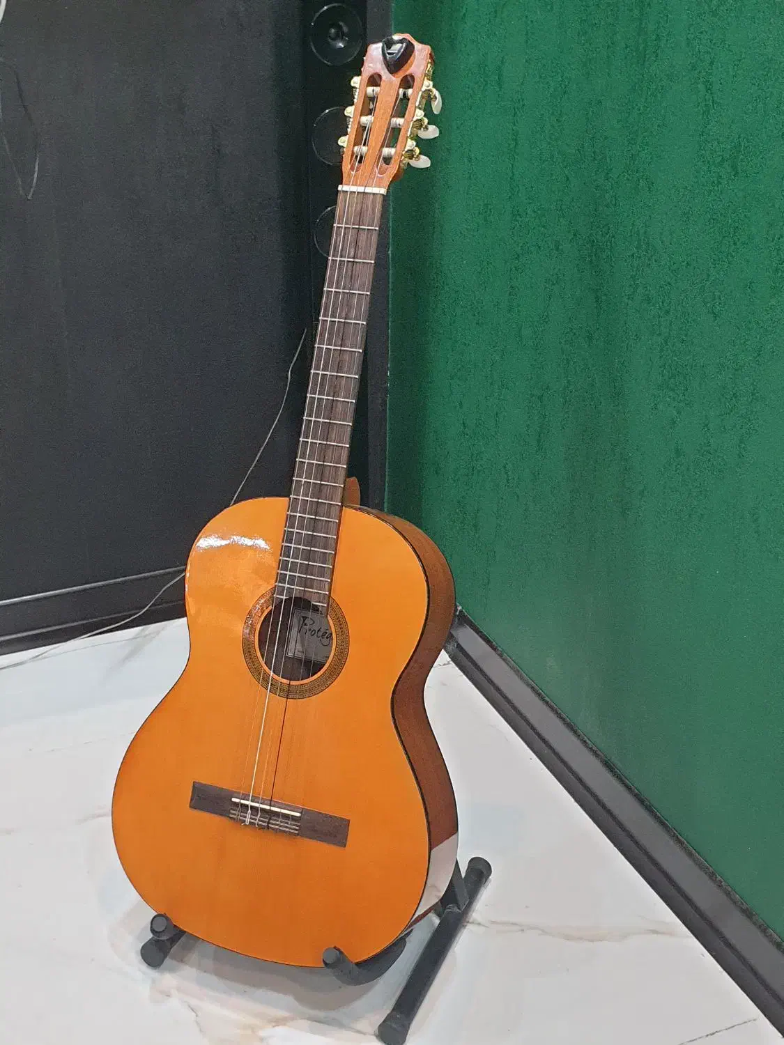 گیتار کوردوبا c1|گیتار، بیس، امپلیفایر|دوگنبدان, |دیوار