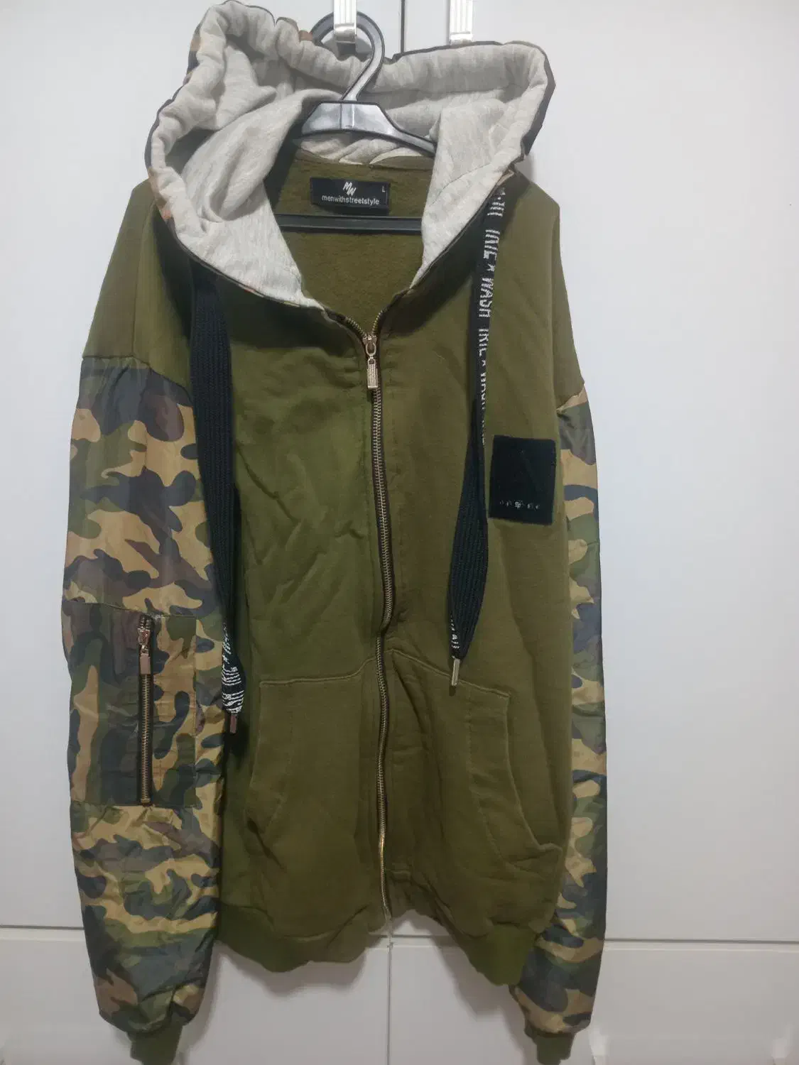 ژاکت کلاه دار|لباس|لاهیجان, بازکیاگوراب|دیوار