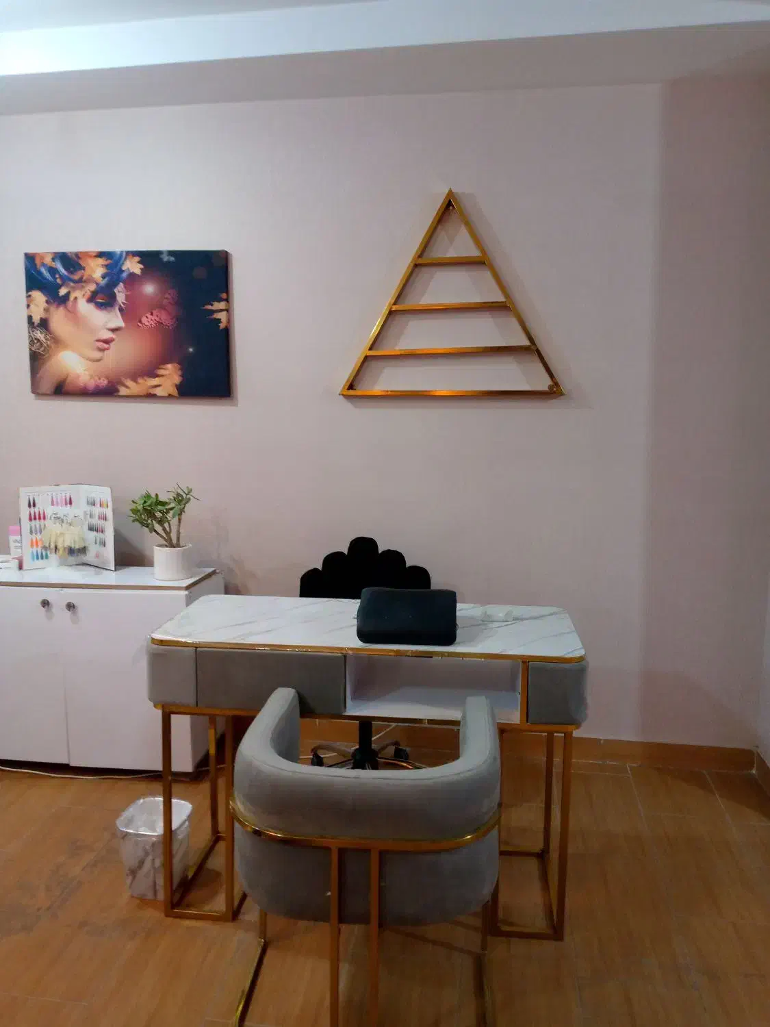 کلیه وسایل سالن یکجا به فروش میرسد|آرایشگاه و سالن‌های زیبایی|کرج, شاهین‌ویلا|دیوار