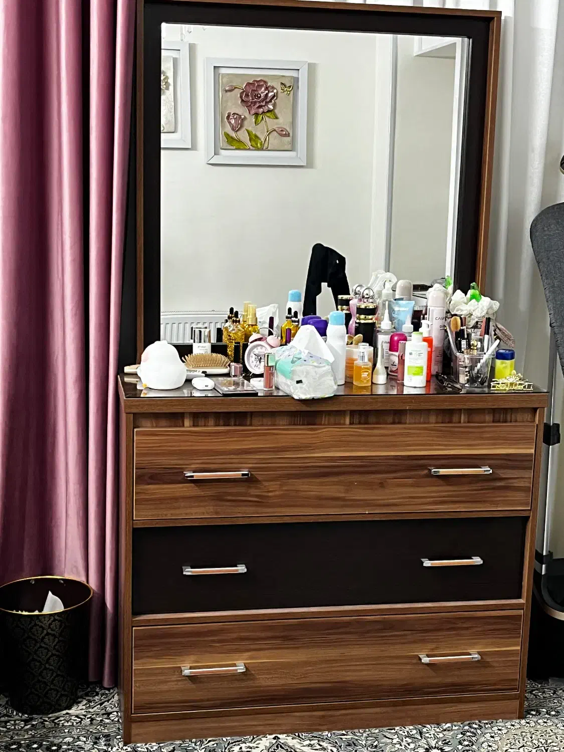 تخت خواب یک نفره و میزارایش|تخت و سرویس خواب|اصفهان, آبشار|دیوار