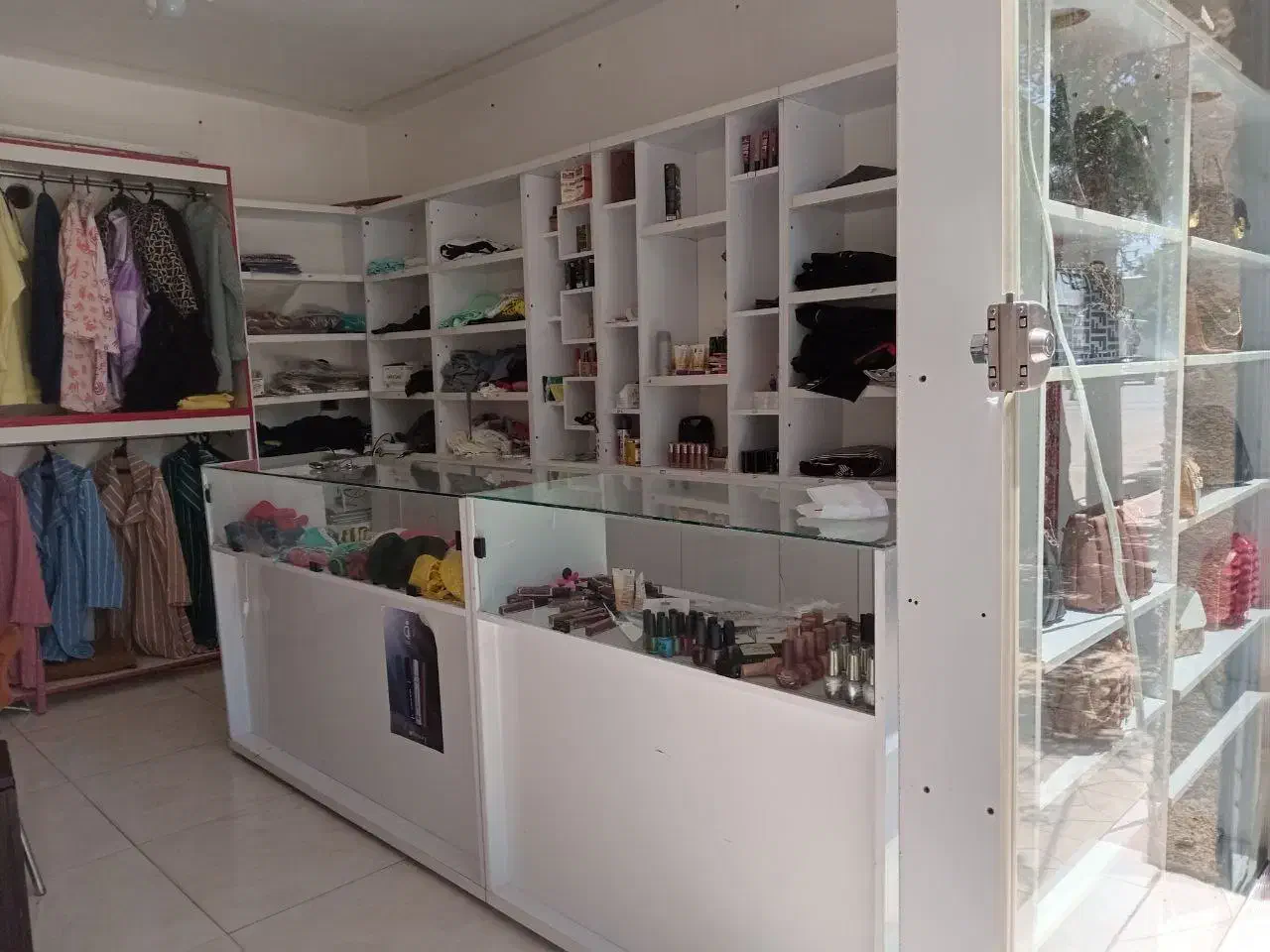 ویترین فروشی|بوفه، ویترین، کنسول|ازنا, |دیوار