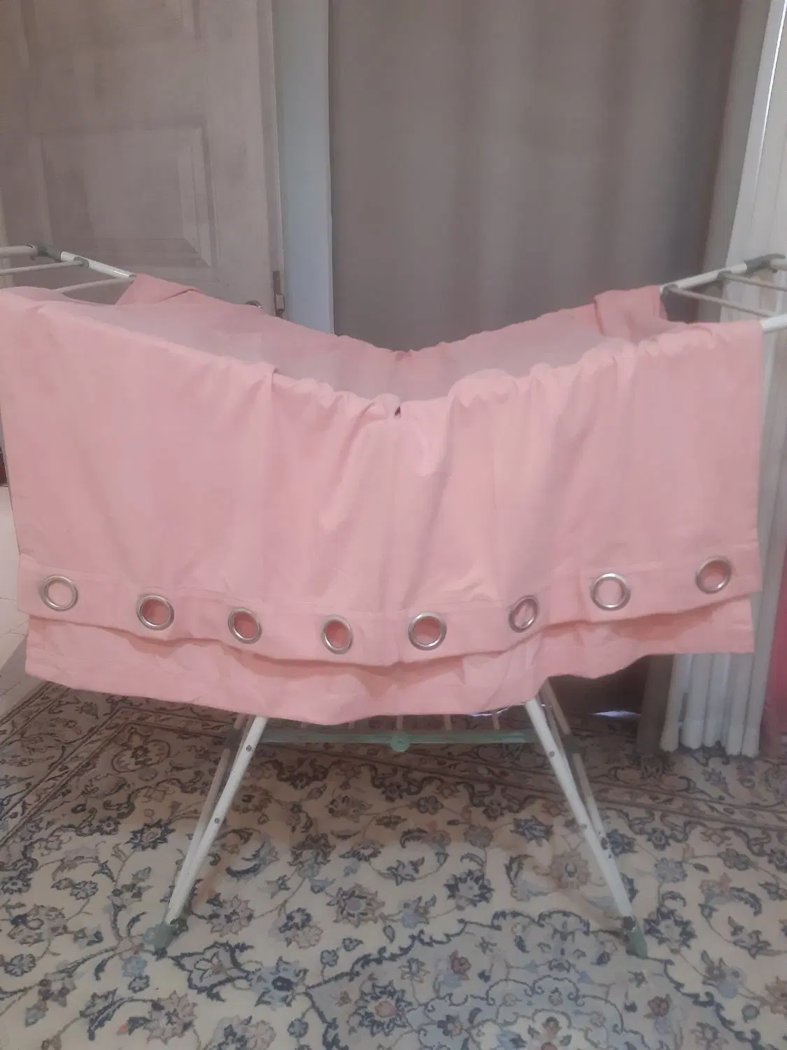 پرده مخمل کوبیده پانچ دکور مغازه بوده|پرده، رانر، رومیزی|تهران, آهنگران (سراسیاب دولاب)|دیوار