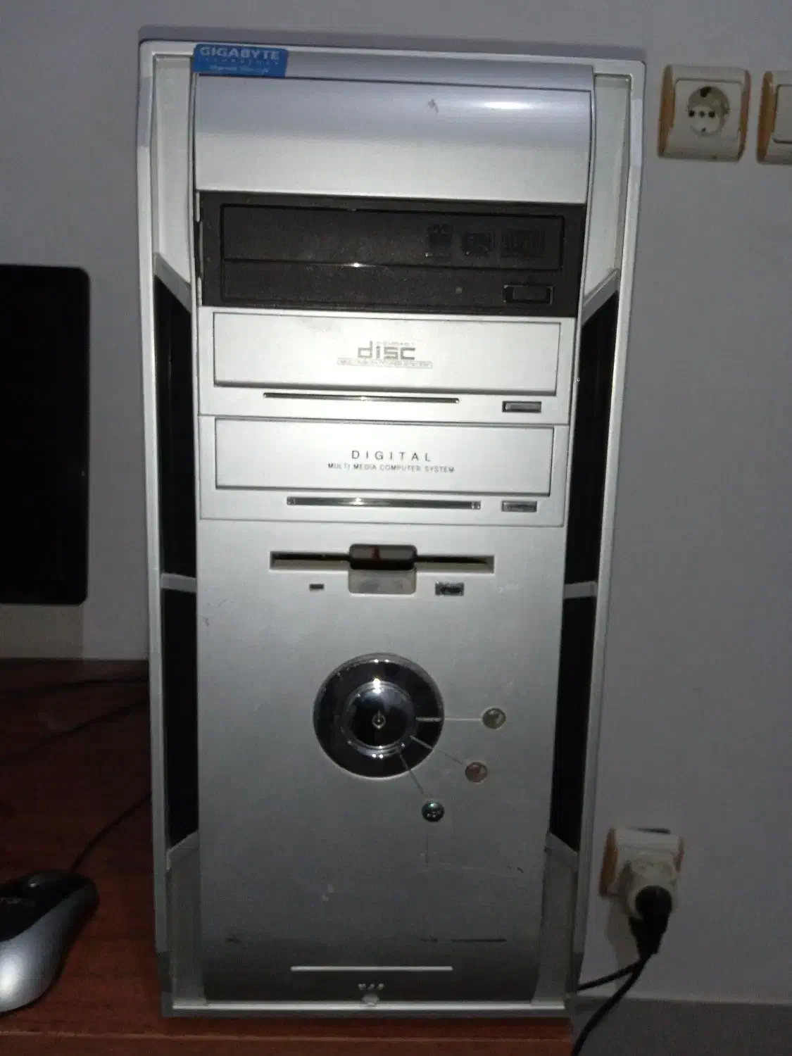 کامپیوتر|رایانه رومیزی|تبریز, |دیوار